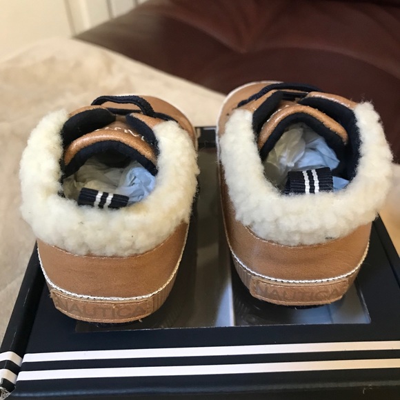 Nautica tiny boot crib shoe size 4 ( 9-12 months) - Picture 5 of 12
